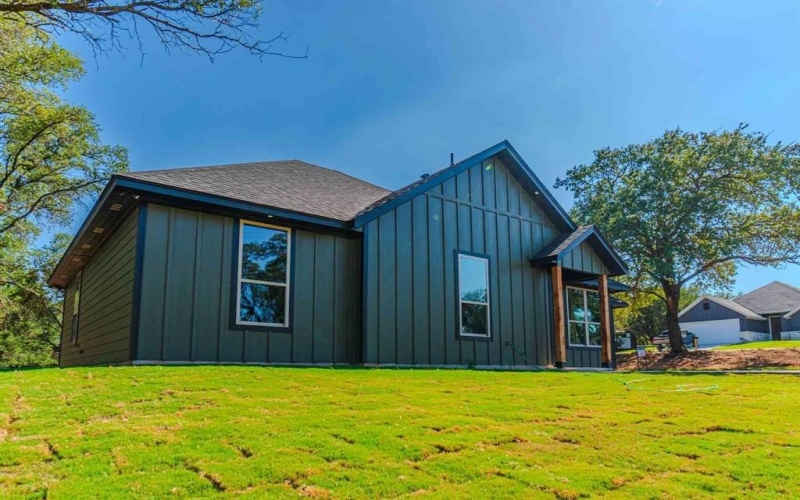 3201 Crystal Court, Granbury, TX 76048, 3 Bedrooms Bedrooms, ,2 BathroomsBathrooms,Residential,For Sale,3201 Crystal Court,0,21061782