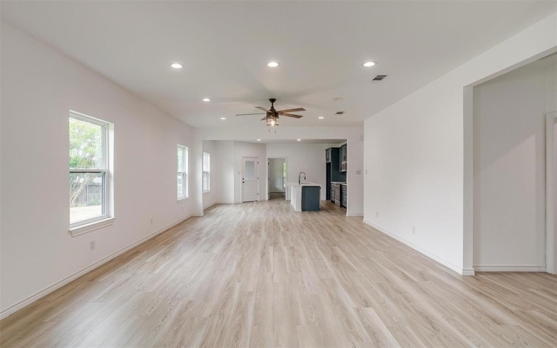 3815 Silver Creek Court, Granbury, TX 76048, 3 Bedrooms Bedrooms, ,2 BathroomsBathrooms,Residential,For Sale,3815 Silver Creek Court,0,21070897