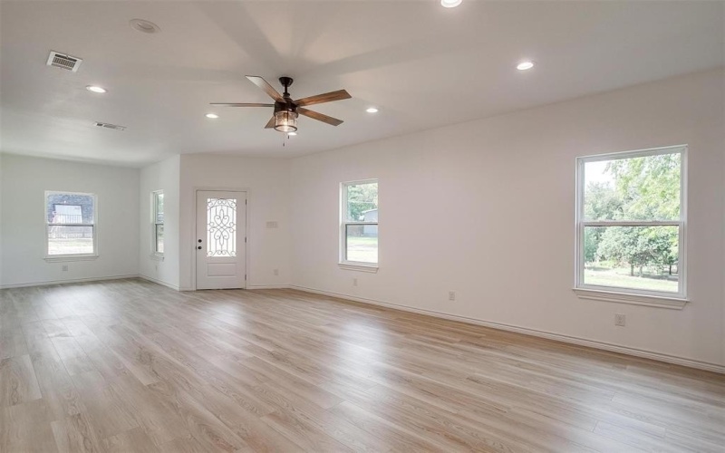 3815 Silver Creek Court, Granbury, TX 76048, 3 Bedrooms Bedrooms, ,2 BathroomsBathrooms,Residential,For Sale,3815 Silver Creek Court,0,21070897
