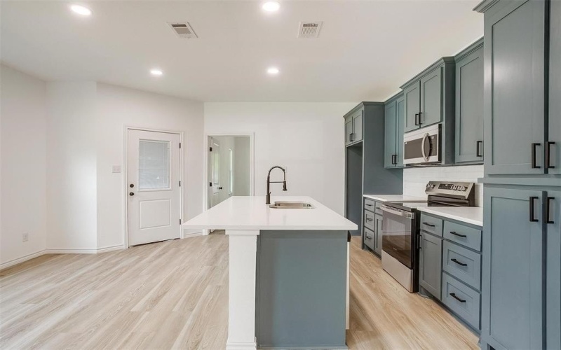 3815 Silver Creek Court, Granbury, TX 76048, 3 Bedrooms Bedrooms, ,2 BathroomsBathrooms,Residential,For Sale,3815 Silver Creek Court,0,21070897
