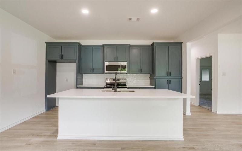 3815 Silver Creek Court, Granbury, TX 76048, 3 Bedrooms Bedrooms, ,2 BathroomsBathrooms,Residential,For Sale,3815 Silver Creek Court,0,21070897