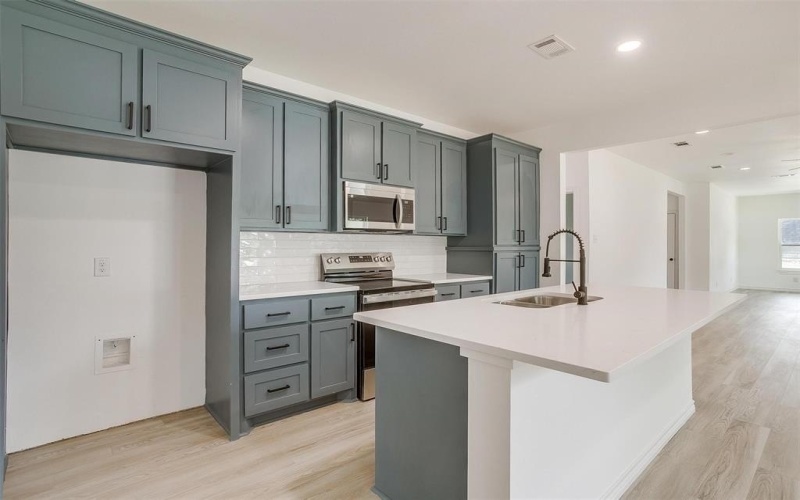 3815 Silver Creek Court, Granbury, TX 76048, 3 Bedrooms Bedrooms, ,2 BathroomsBathrooms,Residential,For Sale,3815 Silver Creek Court,0,21070897
