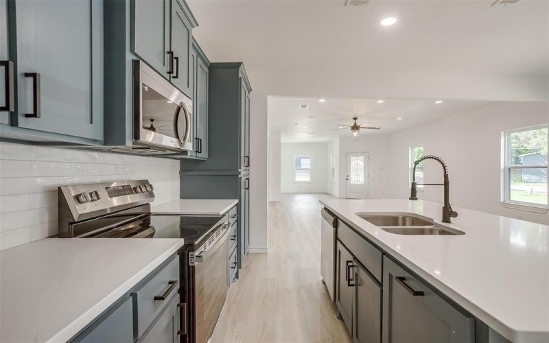3815 Silver Creek Court, Granbury, TX 76048, 3 Bedrooms Bedrooms, ,2 BathroomsBathrooms,Residential,For Sale,3815 Silver Creek Court,0,21070897