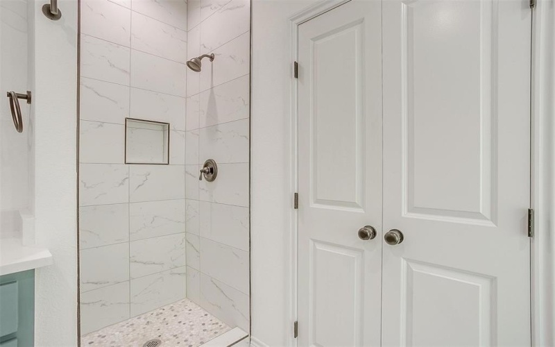 3815 Silver Creek Court, Granbury, TX 76048, 3 Bedrooms Bedrooms, ,2 BathroomsBathrooms,Residential,For Sale,3815 Silver Creek Court,0,21070897