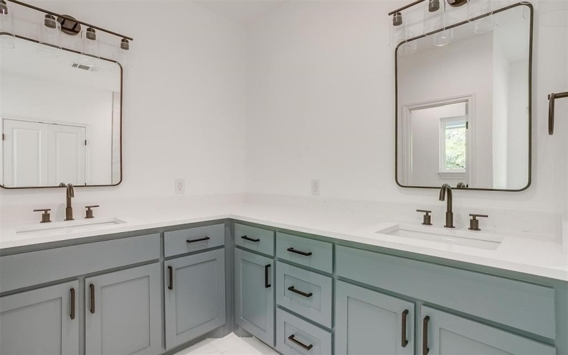 3815 Silver Creek Court, Granbury, TX 76048, 3 Bedrooms Bedrooms, ,2 BathroomsBathrooms,Residential,For Sale,3815 Silver Creek Court,0,21070897