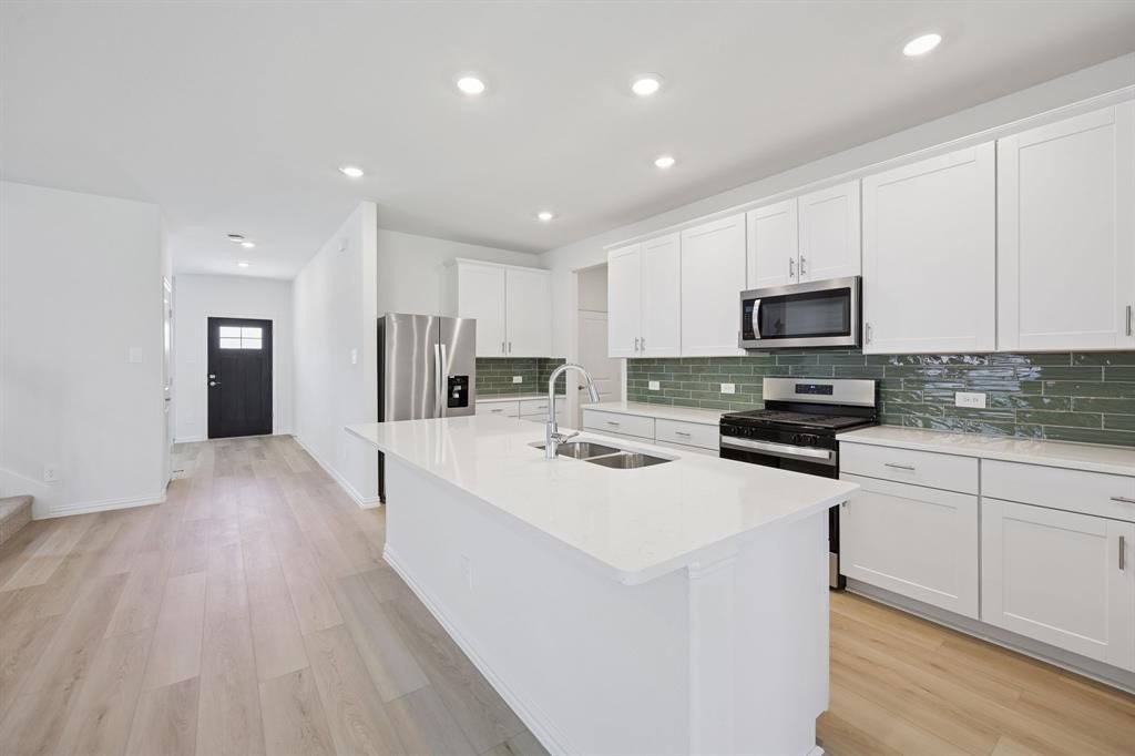 4106 Joe Pool Drive, Farmersville, TX 75442, 4 Bedrooms Bedrooms, ,3 BathroomsBathrooms,Residential,For Sale,4106 Joe Pool Drive,0,21072056