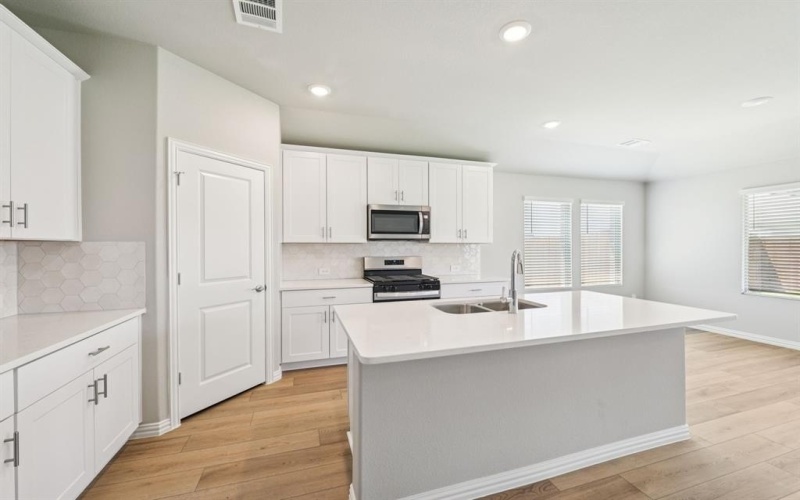 4104 Joe Pool Drive, Farmersville, TX 75442, 4 Habitaciones Habitaciones , ,3 BañosBaños,Residential,En Venta,4104 Joe Pool Drive,0,21072058