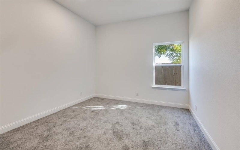 2209 W E Roberts Street, Grand Prairie, TX 75051, 4 Habitaciones Habitaciones , ,2 BañosBaños,Residential,En Venta,2209 W E Roberts Street,0,21072303