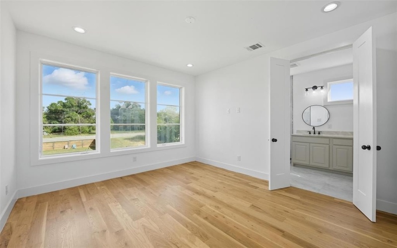 421 S Rayner Street, Fort Worth, TX 76111, 3 Habitaciones Habitaciones , ,3 BañosBaños,Residential,En Venta,421 S Rayner Street,0,21072667