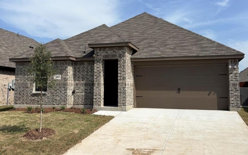 1004 Barton Drive, Ennis, TX 75119, 3 Bedrooms Bedrooms, ,2 BathroomsBathrooms,Residential,For Sale,1004 Barton Drive,0,21073412