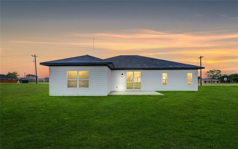 103 Chestnut Street, Whitesboro, TX 76273, 3 Bedrooms Bedrooms, ,2 BathroomsBathrooms,Residential,For Sale,103 Chestnut Street,0,21073454