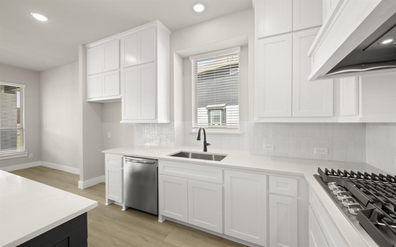 2302 Flock Drive, Mansfield, TX 76063, 5 Habitaciones Habitaciones , ,5 BañosBaños,Residential,En Venta,2302 Flock Drive,0,21073461