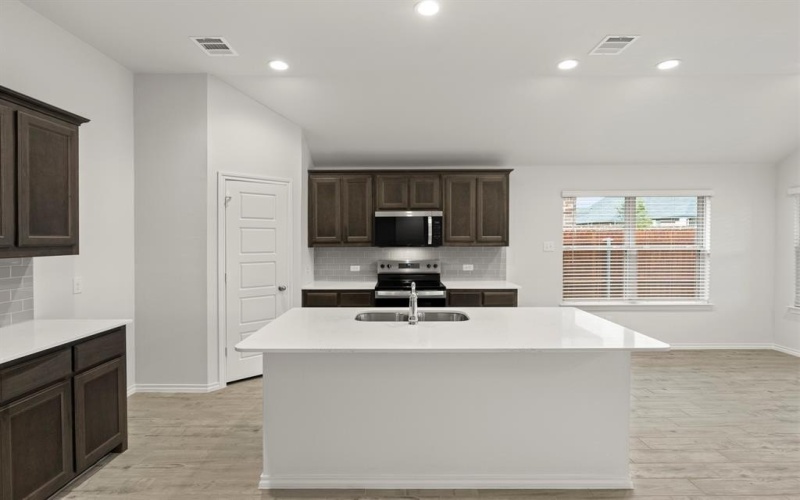 3253 Mercer Drive, Royse City, TX 75189, 4 Bedrooms Bedrooms, ,2 BathroomsBathrooms,Residential,For Sale,3253 Mercer Drive,0,21073670