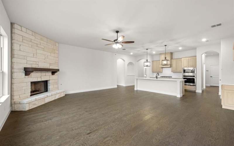 7736 Barley Field Street, Joshua, TX 76058, 4 Habitaciones Habitaciones , ,2 BañosBaños,Residential,En Venta,7736 Barley Field Street,0,21073796