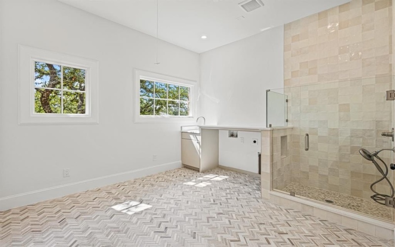 5925 Williamstown Road, Dallas, TX 75230, 6 Bedrooms Bedrooms, ,7 BathroomsBathrooms,Residential,For Sale,5925 Williamstown Road,0,21073814