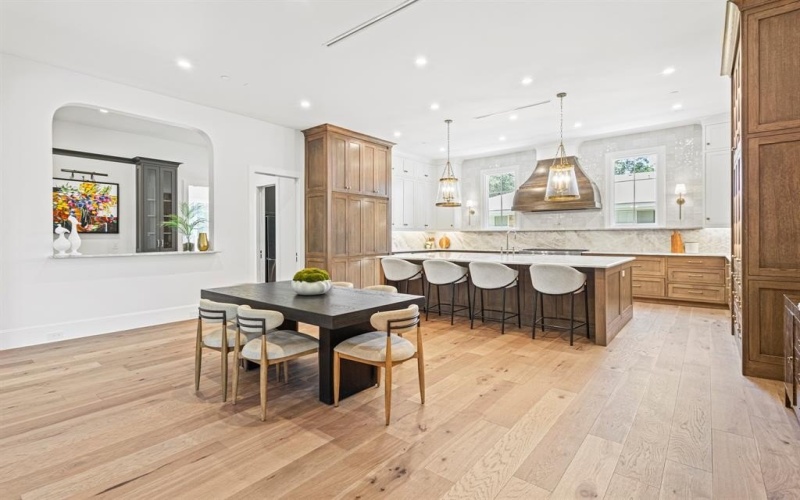 5925 Williamstown Road, Dallas, TX 75230, 6 Bedrooms Bedrooms, ,7 BathroomsBathrooms,Residential,For Sale,5925 Williamstown Road,0,21073814