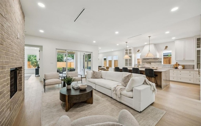 6244 Richmond Avenue, Dallas, TX 75214, 6 Bedrooms Bedrooms, ,7 BathroomsBathrooms,Residential,For Sale,6244 Richmond Avenue,0,21073890