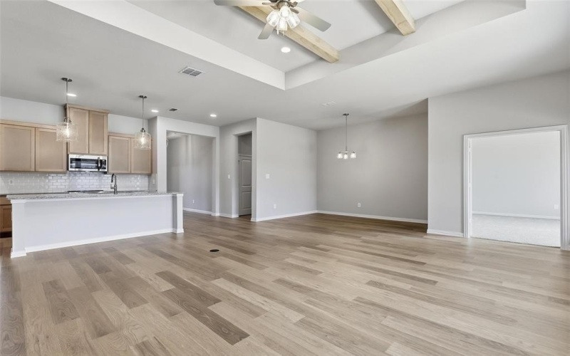 697 Fossil Wood Drive, Saginaw, TX 76179, 4 Habitaciones Habitaciones , ,2 BañosBaños,Residential,En Venta,697 Fossil Wood Drive,0,21073981