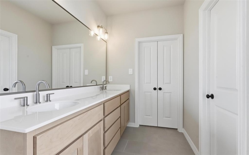 697 Fossil Wood Drive, Saginaw, TX 76179, 4 Habitaciones Habitaciones , ,2 BañosBaños,Residential,En Venta,697 Fossil Wood Drive,0,21073981