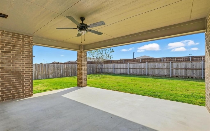 697 Fossil Wood Drive, Saginaw, TX 76179, 4 Habitaciones Habitaciones , ,2 BañosBaños,Residential,En Venta,697 Fossil Wood Drive,0,21073981