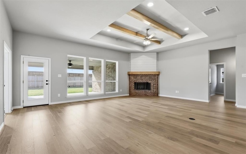 697 Fossil Wood Drive, Saginaw, TX 76179, 4 Habitaciones Habitaciones , ,2 BañosBaños,Residential,En Venta,697 Fossil Wood Drive,0,21073981