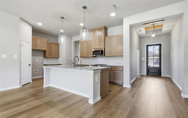 697 Fossil Wood Drive, Saginaw, TX 76179, 4 Habitaciones Habitaciones , ,2 BañosBaños,Residential,En Venta,697 Fossil Wood Drive,0,21073981