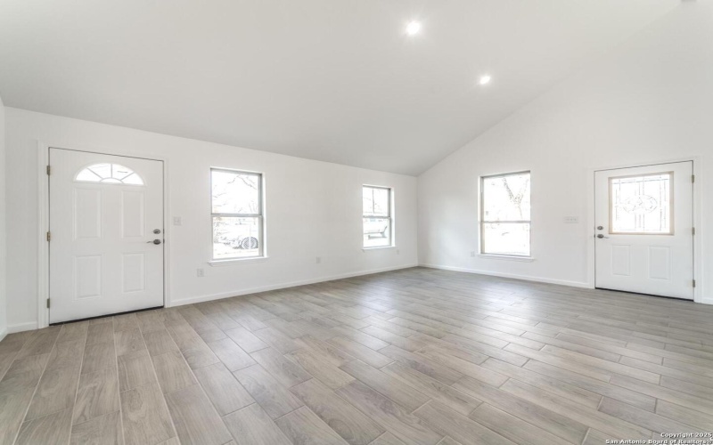 329 Cottage St, Kerrville, TX 78028, 3 Habitaciones Habitaciones , ,2 BañosBaños,Residential,En Venta,329 Cottage St,0,1840397