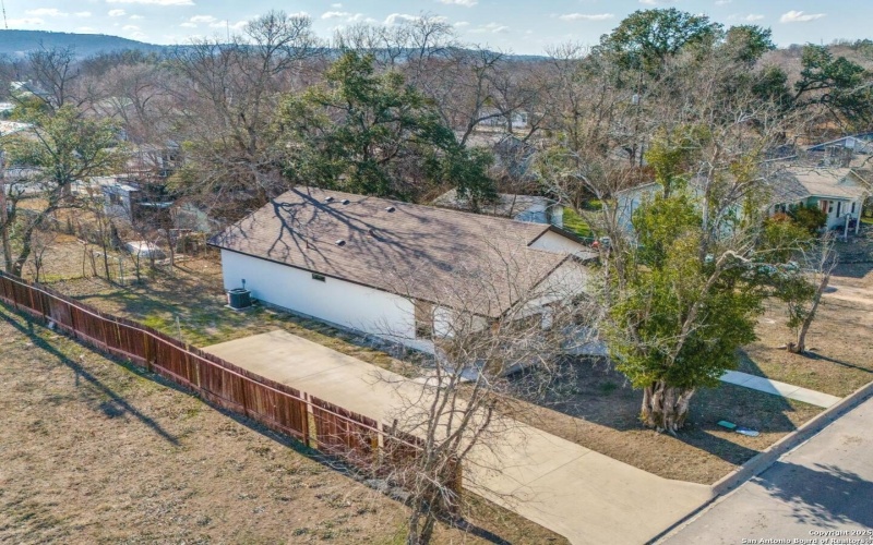 329 Cottage St, Kerrville, TX 78028, 3 Habitaciones Habitaciones , ,2 BañosBaños,Residential,En Venta,329 Cottage St,0,1840397