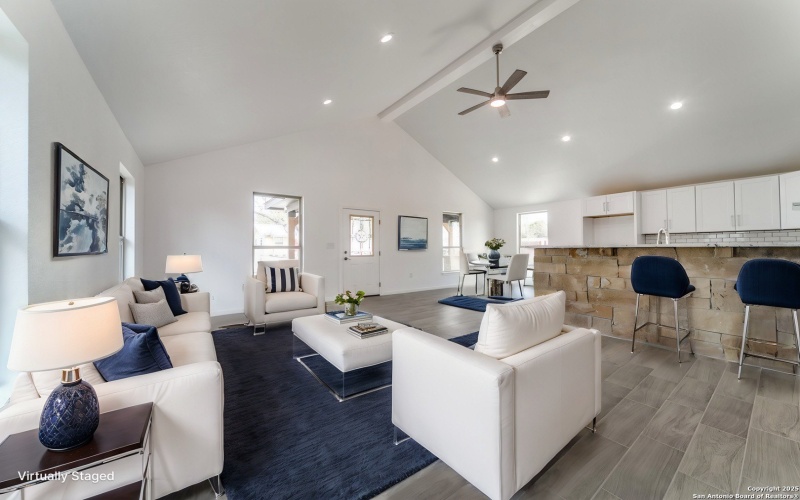 329 Cottage St, Kerrville, TX 78028, 3 Habitaciones Habitaciones , ,2 BañosBaños,Residential,En Venta,329 Cottage St,0,1840397