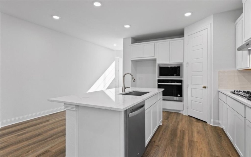 8321 Oak Island Trl, McKinney, TX 75071, 4 Bedrooms Bedrooms, ,3 BathroomsBathrooms,Residential,For Sale,8321 Oak Island Trl,0,21074083