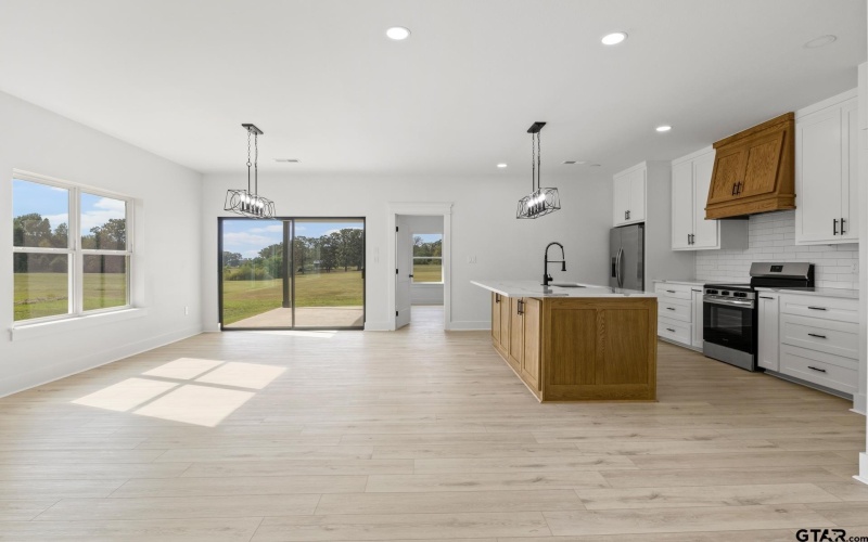 2408 Matthew Drive, Mt Pleasant, TX 75455, 3 Habitaciones Habitaciones , ,2 BañosBaños,Residential,En Venta,2408 Matthew Drive,0,25014592