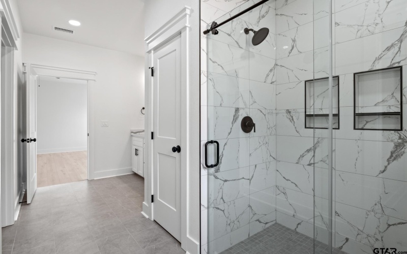 2408 Matthew Drive, Mt Pleasant, TX 75455, 3 Habitaciones Habitaciones , ,2 BañosBaños,Residential,En Venta,2408 Matthew Drive,0,25014592