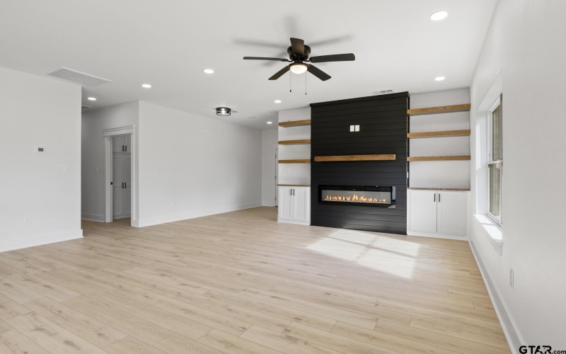 2408 Matthew Drive, Mt Pleasant, TX 75455, 3 Habitaciones Habitaciones , ,2 BañosBaños,Residential,En Venta,2408 Matthew Drive,0,25014592