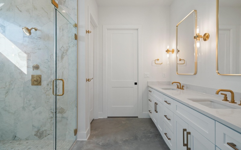 300 Deer Dr Drive, Sunrise Beach, TX 78643, 5 Habitaciones Habitaciones , ,5 BañosBaños,Residential,En Venta,300 Deer Dr Drive,0,175223