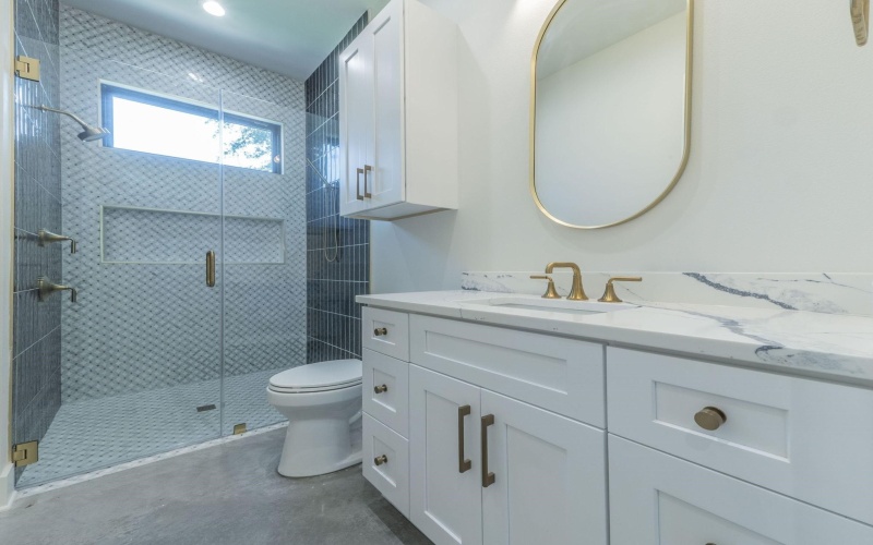 300 Deer Dr Drive, Sunrise Beach, TX 78643, 5 Habitaciones Habitaciones , ,5 BañosBaños,Residential,En Venta,300 Deer Dr Drive,0,175223