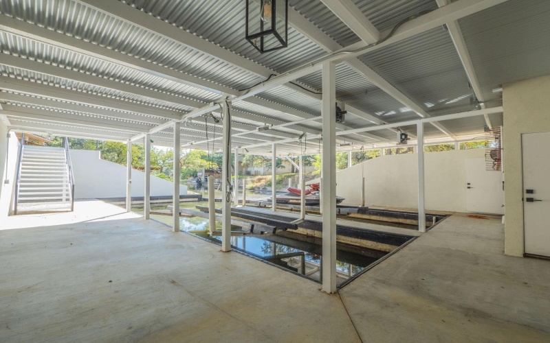 300 Deer Dr Drive, Sunrise Beach, TX 78643, 5 Habitaciones Habitaciones , ,5 BañosBaños,Residential,En Venta,300 Deer Dr Drive,0,175223