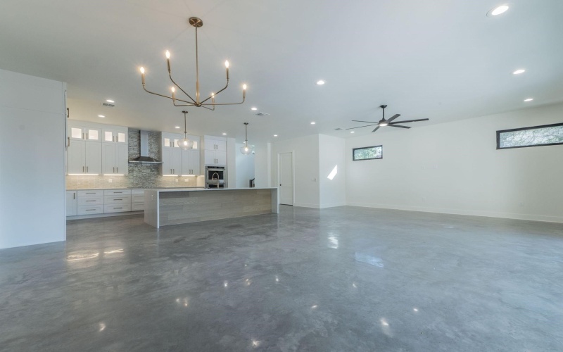 300 Deer Dr Drive, Sunrise Beach, TX 78643, 5 Habitaciones Habitaciones , ,5 BañosBaños,Residential,En Venta,300 Deer Dr Drive,0,175223