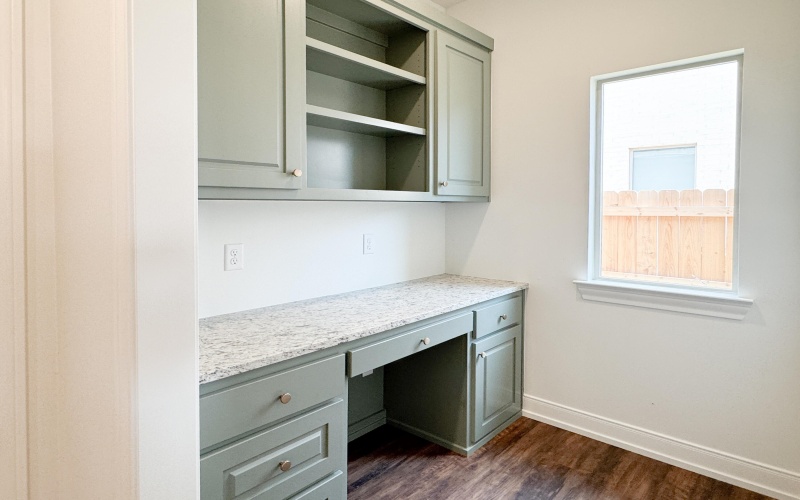 5515 119th Street, Lubbock, TX 79424, 4 Bedrooms Bedrooms, ,2 BathroomsBathrooms,Residential,For Sale,5515 119th Street,0,202561241