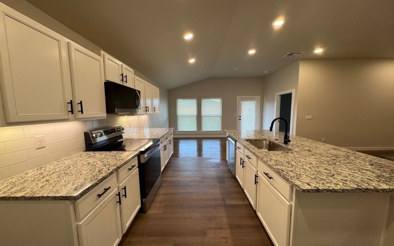323 Trailblazer Ln, Odessa, TX 79765, 3 Habitaciones Habitaciones , ,2 BañosBaños,Otro,En Venta,323 Trailblazer Ln,0,161052