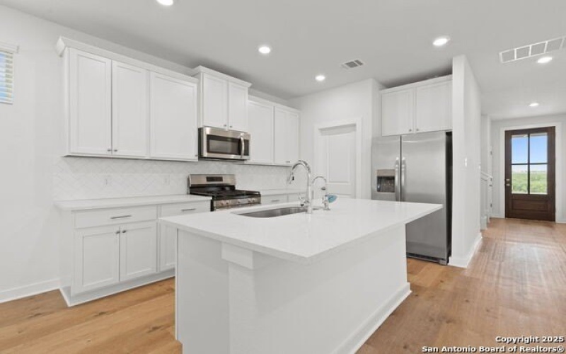 705 Salamander St, San Marcos, TX 78666, 4 Habitaciones Habitaciones , ,2 BañosBaños,Residential,En Venta,705 Salamander St,0,1911803