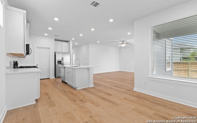 705 Salamander St, San Marcos, TX 78666, 4 Habitaciones Habitaciones , ,2 BañosBaños,Residential,En Venta,705 Salamander St,0,1911803