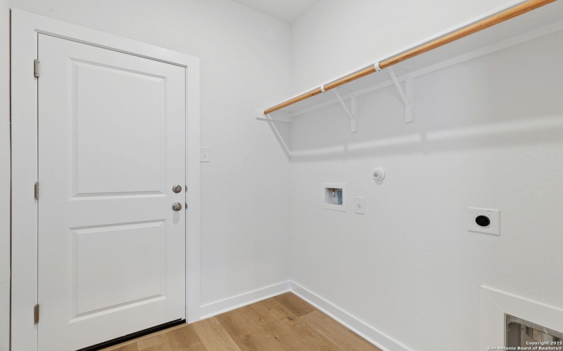 645 Salamander St, San Marcos, TX 78666, 3 Habitaciones Habitaciones , ,2 BañosBaños,Residential,En Venta,645 Salamander St,0,1911810