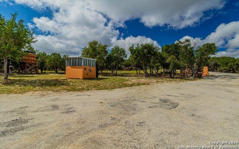 182 country point, Lakehills, TX 78063, 3 Bedrooms Bedrooms, ,2 BathroomsBathrooms,Residential,For Sale,182 country point,0,1911822