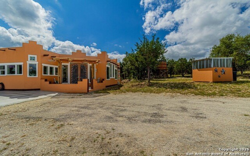 182 country point, Lakehills, TX 78063, 3 Bedrooms Bedrooms, ,2 BathroomsBathrooms,Residential,For Sale,182 country point,0,1911822