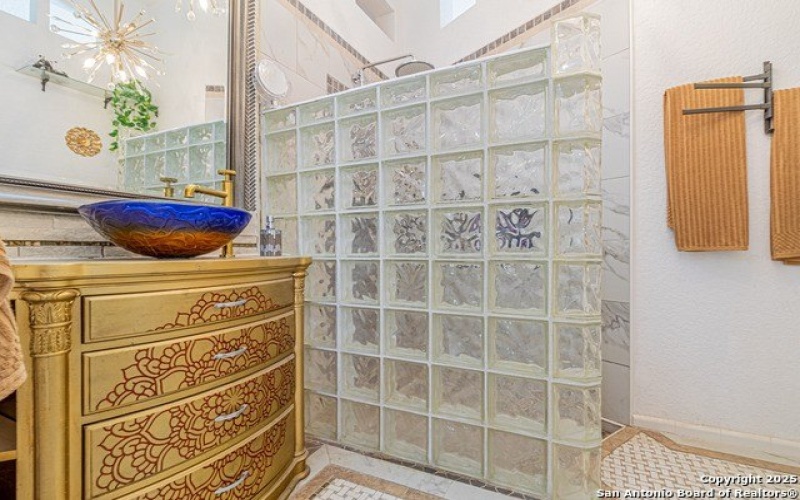 182 country point, Lakehills, TX 78063, 3 Bedrooms Bedrooms, ,2 BathroomsBathrooms,Residential,For Sale,182 country point,0,1911822