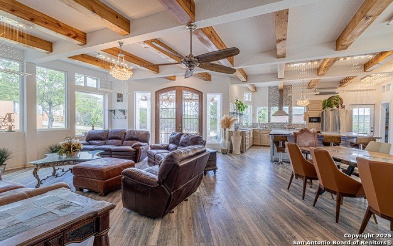 182 country point, Lakehills, TX 78063, 3 Bedrooms Bedrooms, ,2 BathroomsBathrooms,Residential,For Sale,182 country point,0,1911822