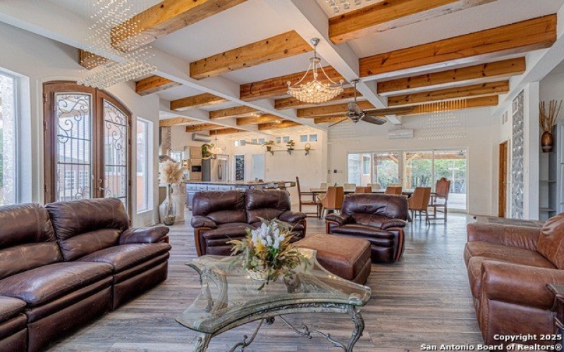 182 country point, Lakehills, TX 78063, 3 Bedrooms Bedrooms, ,2 BathroomsBathrooms,Residential,For Sale,182 country point,0,1911822