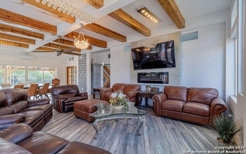 182 country point, Lakehills, TX 78063, 3 Bedrooms Bedrooms, ,2 BathroomsBathrooms,Residential,For Sale,182 country point,0,1911822