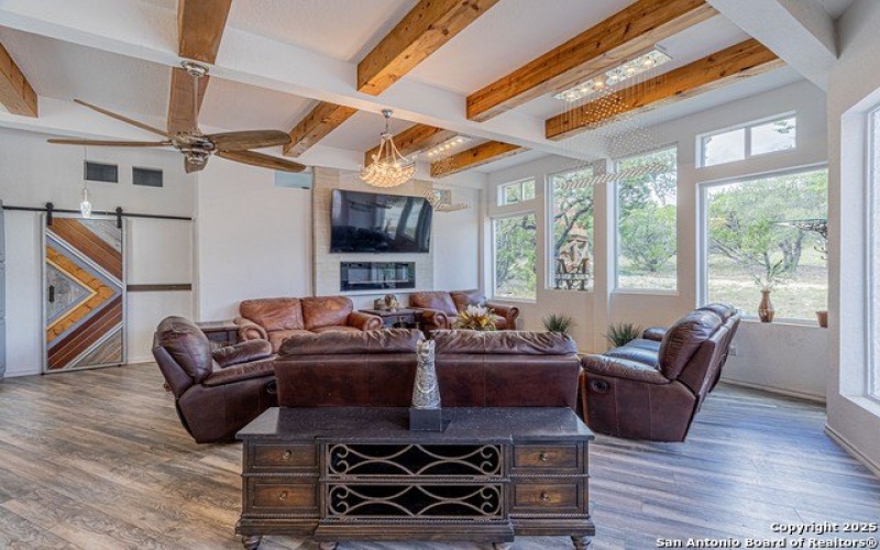 182 country point, Lakehills, TX 78063, 3 Bedrooms Bedrooms, ,2 BathroomsBathrooms,Residential,For Sale,182 country point,0,1911822