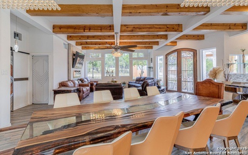 182 country point, Lakehills, TX 78063, 3 Bedrooms Bedrooms, ,2 BathroomsBathrooms,Residential,For Sale,182 country point,0,1911822